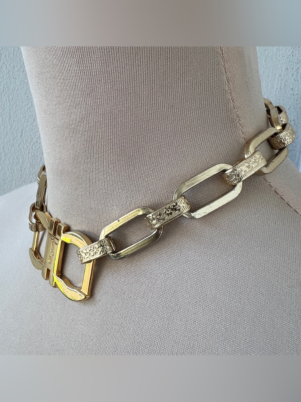 Custom Salvatore Ferragamo Vintage Gold Statement Choker Necklace 15” - Picture 8 of 11